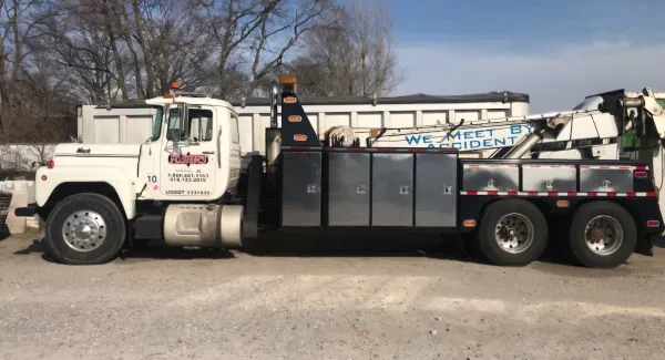 Foster's Towing - photo 4