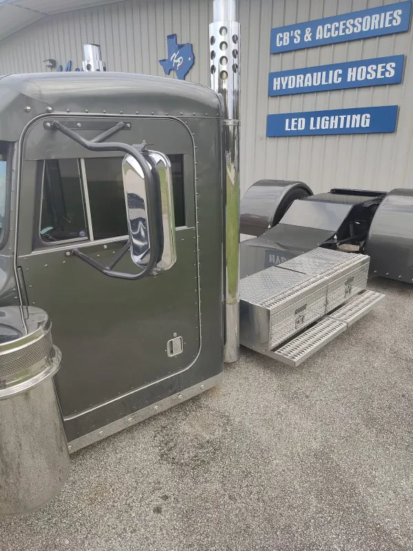 Kelly's Truck Parts - photo 4