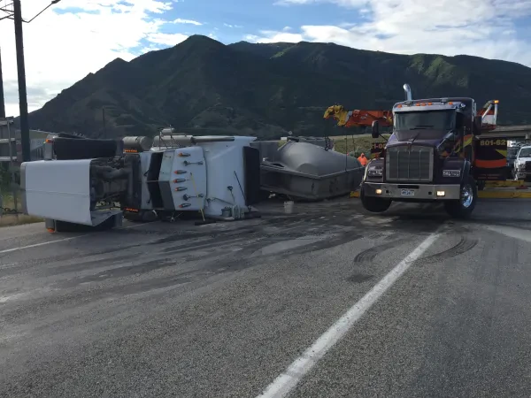 Brett's Heavy Duty Towing and Roadside - photo 2