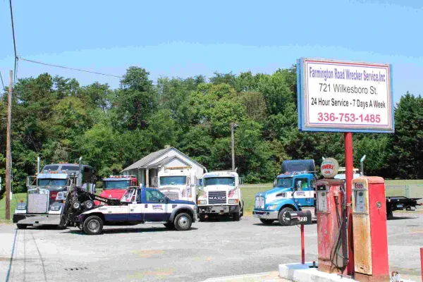 Farmington Road Wrecker Service - photo 4