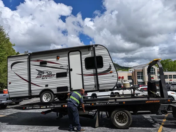 AAA Ridgecrest Towing & Auto - photo 4