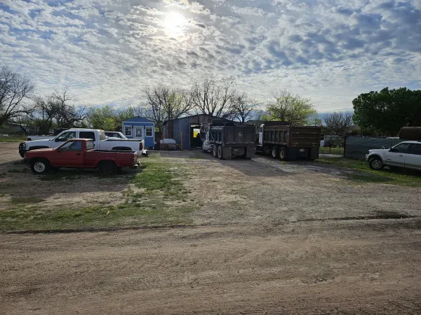 4-D Auto & Truck Repair - photo 4