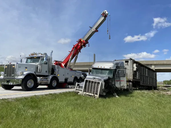 Benefiel Truck Repair & Towing - photo 4