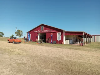 Round Top Vintage Market