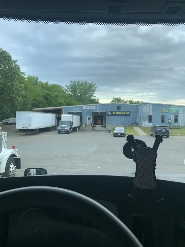 Sullivan Tire Commercial Truck Center - photo 3