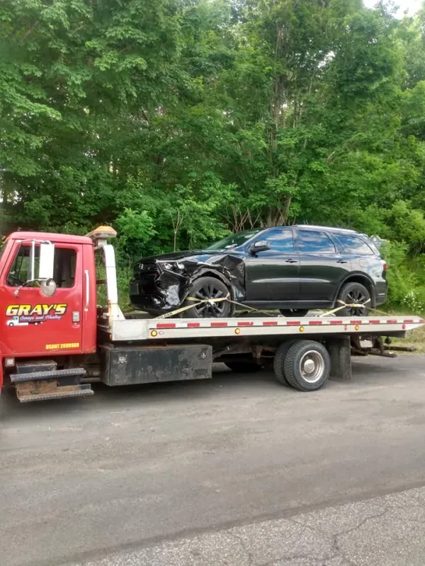 Gray's Garage and Hauling - photo 2