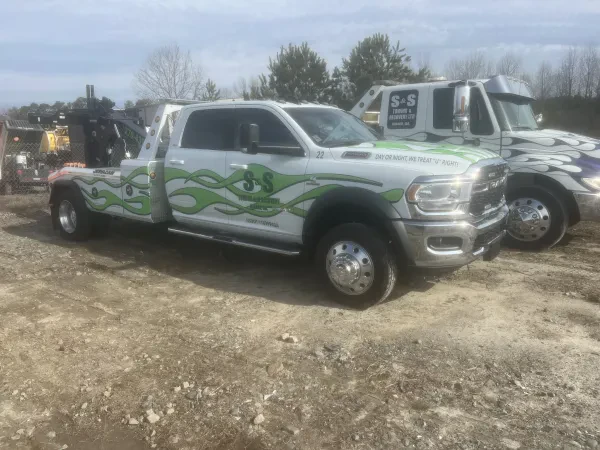 S&S Towing & Recovery LTD - photo 3