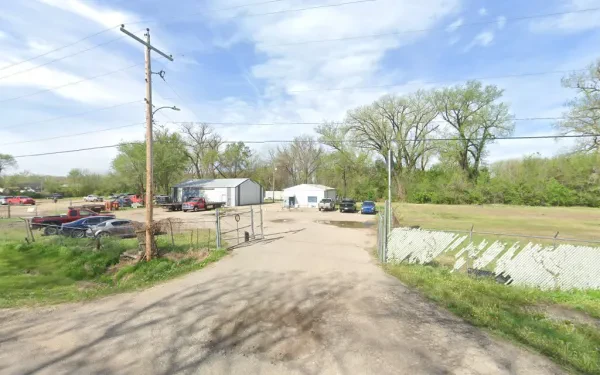 Mike's Wrecker Service - photo 3