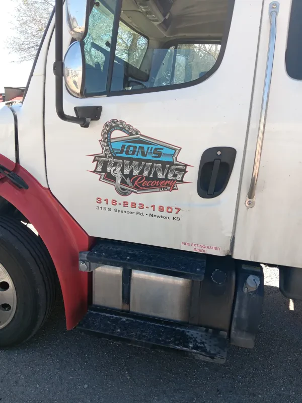 Jon's Towing & Recovery LLC - photo 4
