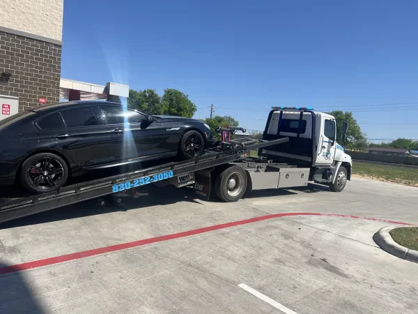 Lucys Towing Services - photo 2