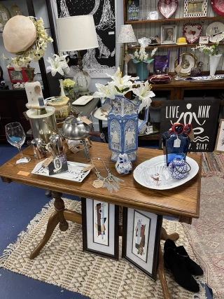 Rivah Antiques & Accessories