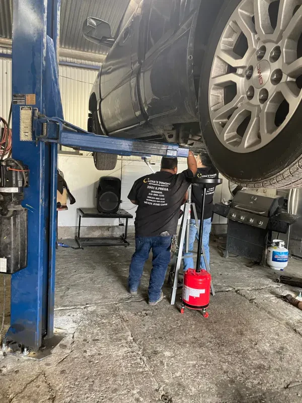 Luna's Towing Automotive Services - photo 2