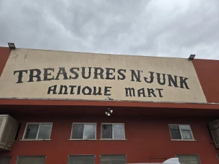 Treasures & Junk Antique Mall