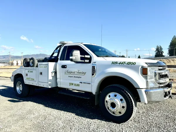 Newport Towing - photo 4