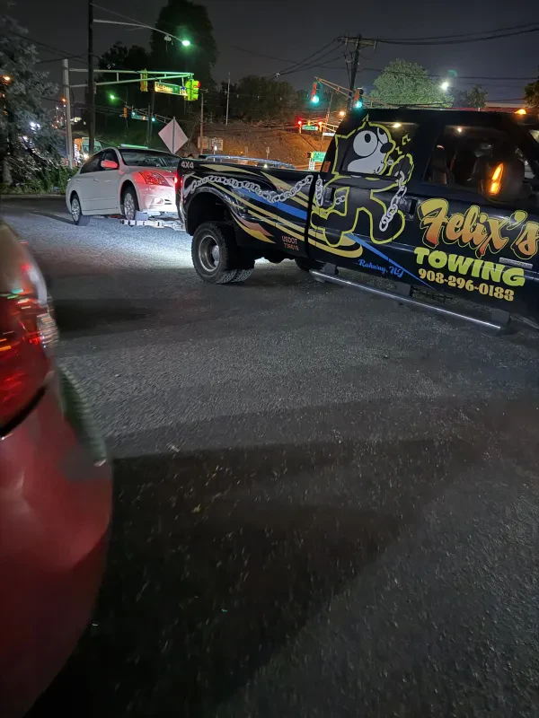 Felixs Towing & Flatbed Service Center LLC - photo 2