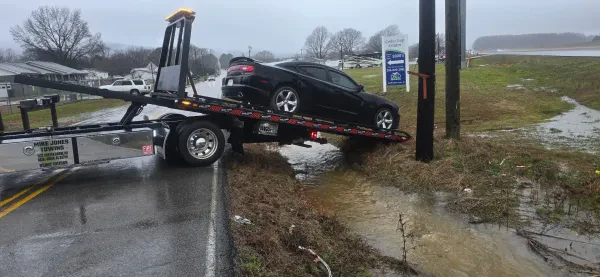 Mike Jones Towing - photo 4
