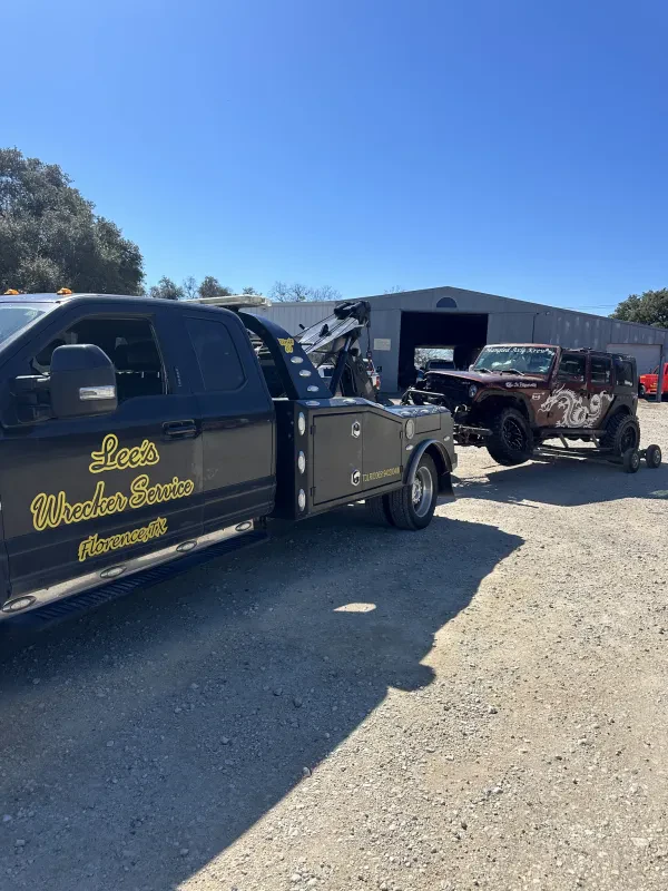 Lee's Wrecker Service - photo 3