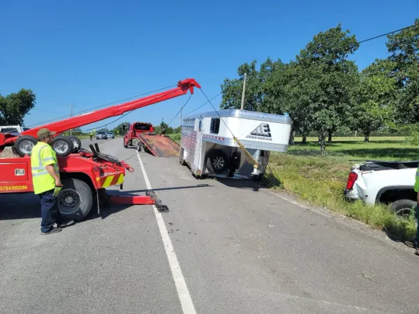 Lee's Wrecker Service - photo 4
