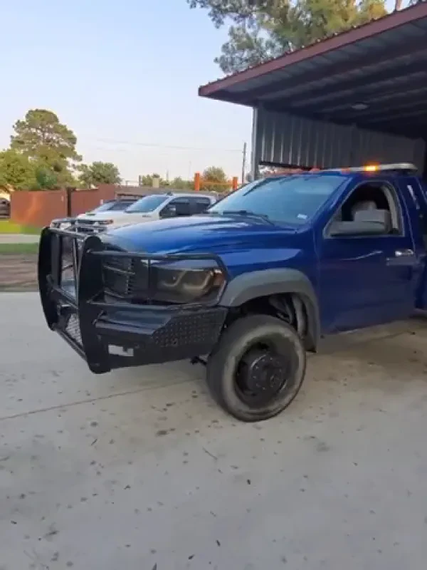 Jr Guevara Truck & Auto Towing - photo 2
