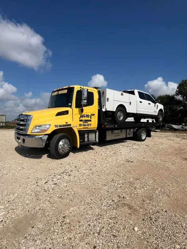 Julio's Towing & Transportation - photo 2