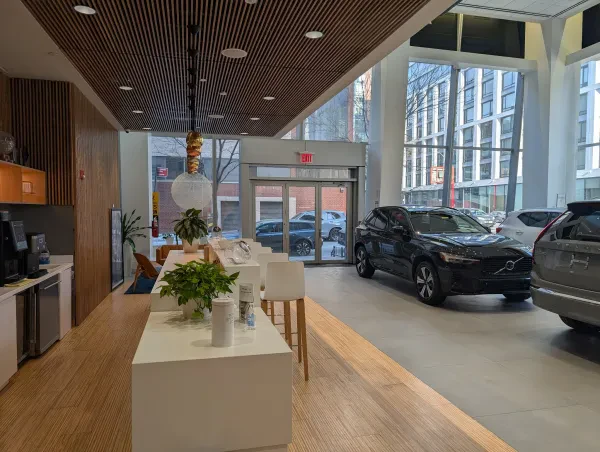 Volvo Cars Manhattan - photo 4