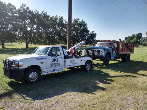 M&J Wrecker Service - photo 3