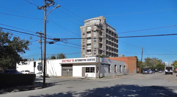 Demo's Automotive Center - photo 2