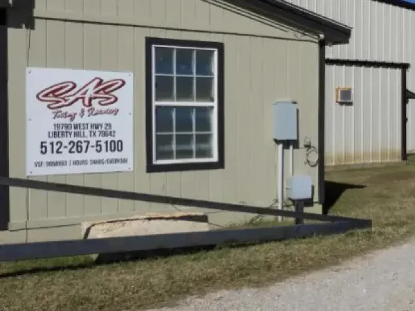 SAS Towing and Recovery Inc - Vehicle Storage & Retrieval - photo 3