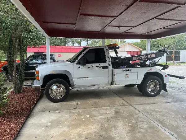 J&E Towing Recovery & Roadside Service LLC - photo 4