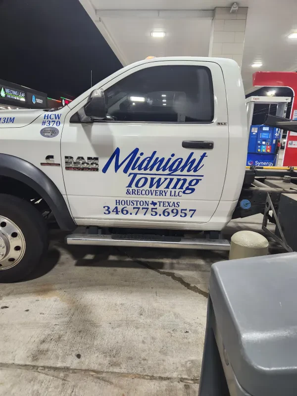 MIDNIGHT TOWING & RECOVERY - photo 4