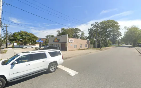 Lee's Auto Body & Glass - photo 4
