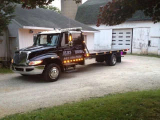 Julie's Towing