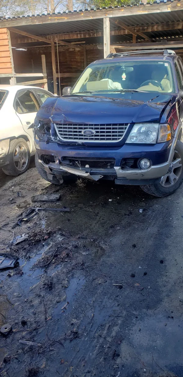 Johnny's Body Shop & Wrecker - photo 4
