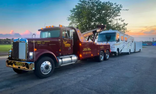 Yakes Towing Service - photo 3