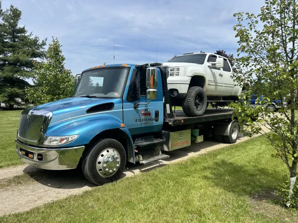 Fox Towing LLC - photo 3