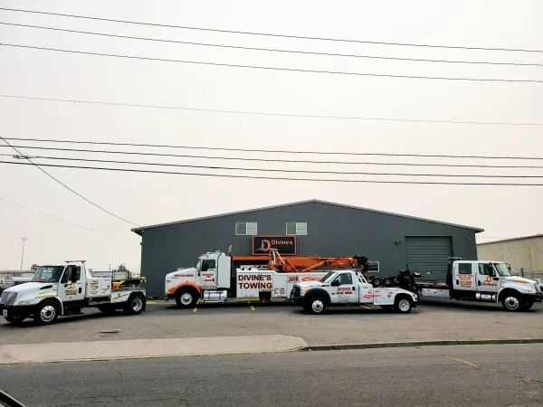 Divine's Towing and Hauling - photo 2