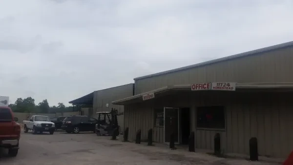 Gigante Auto Parts - photo 3