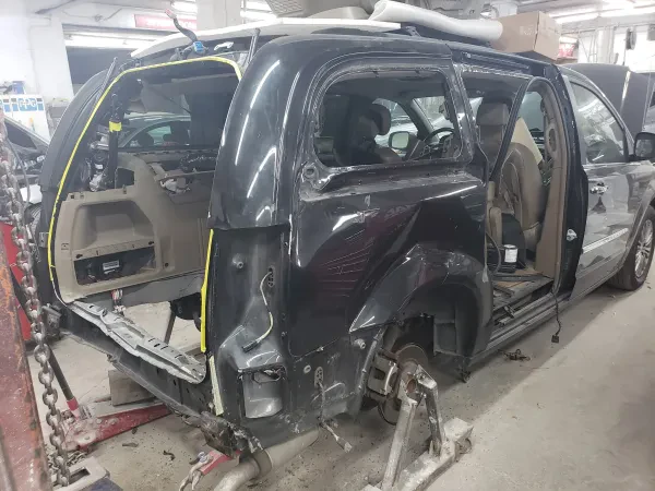Primeaus Auto Body Inc - photo 3