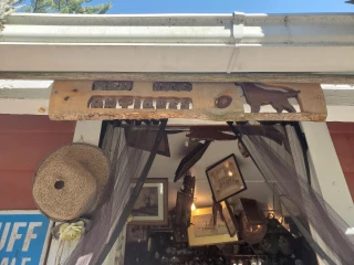 Red Dog Antiques