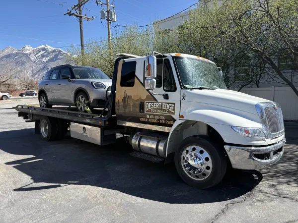 Desert Edge Towing LLC - photo 2