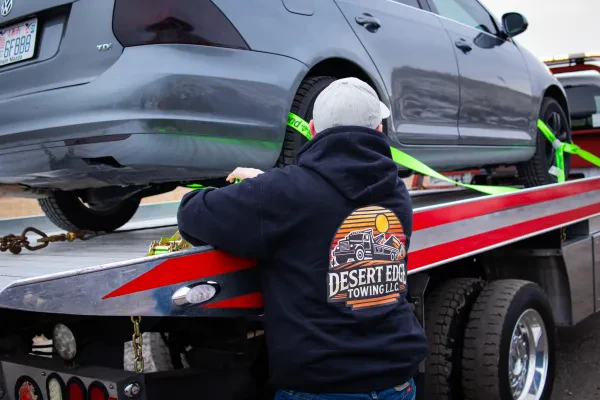 Desert Edge Towing LLC - photo 4