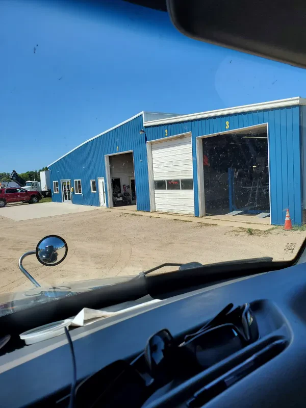Windom Towing LLC and repair Auto/Truck - photo 2