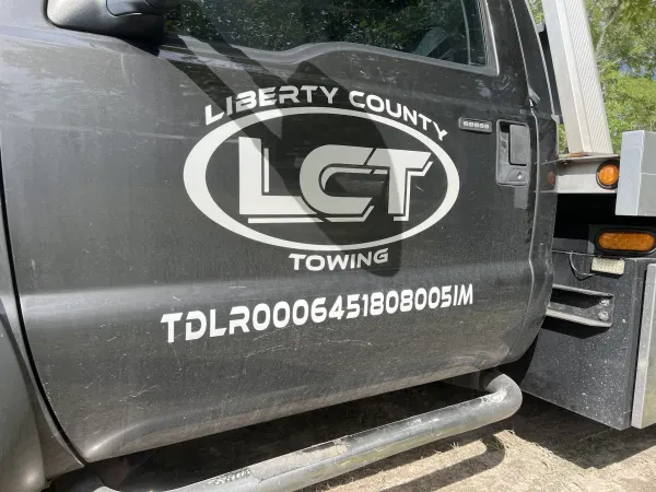 Liberty County Towing - photo 4