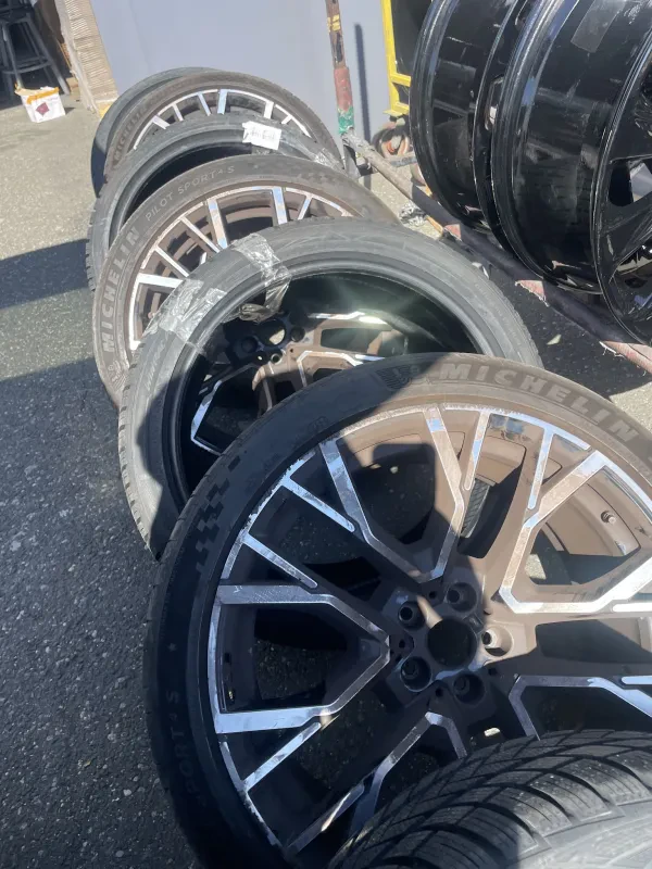 Hubcaps & Wheel Repair LLC - photo 4