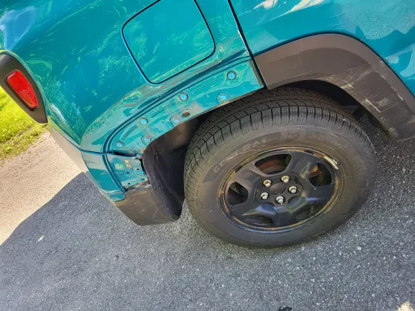 Pozzie's Automotive Refinishing - photo 2