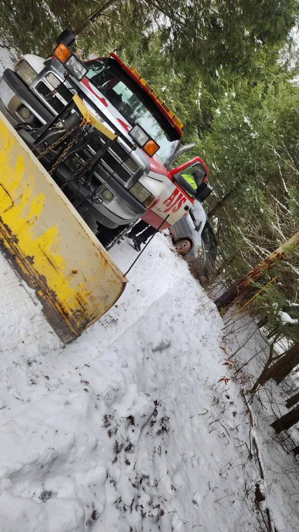 AJ'S Towing and Recovery - photo 4