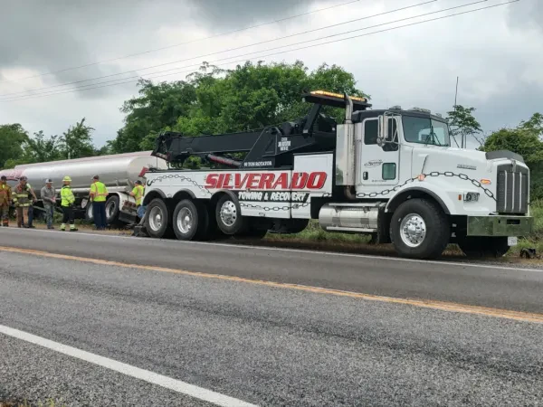 Silverado Towing & Recovery - photo 4