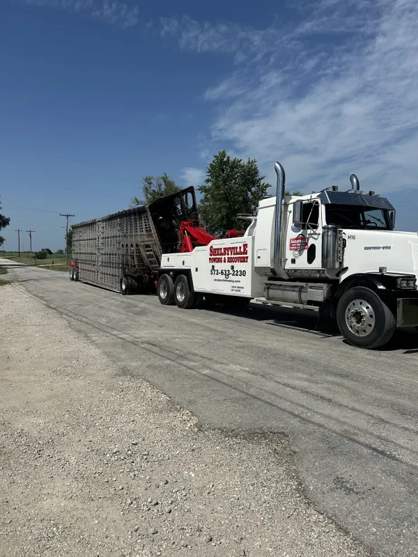 Shelbyville Towing Service, Auto Parts & Dpf Cleaning - photo 2