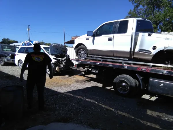 Gilberts Body Shop & Wrecker Service - photo 2
