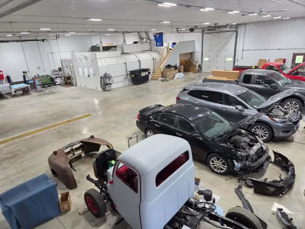 Lee Auto Body - photo 3